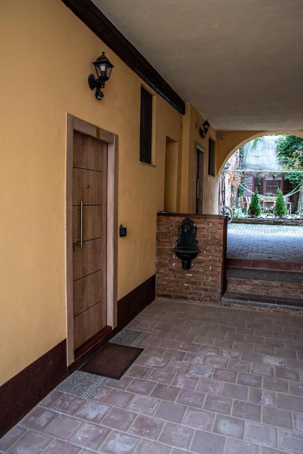 Luky13 Apartment Brasov Luaran gambar