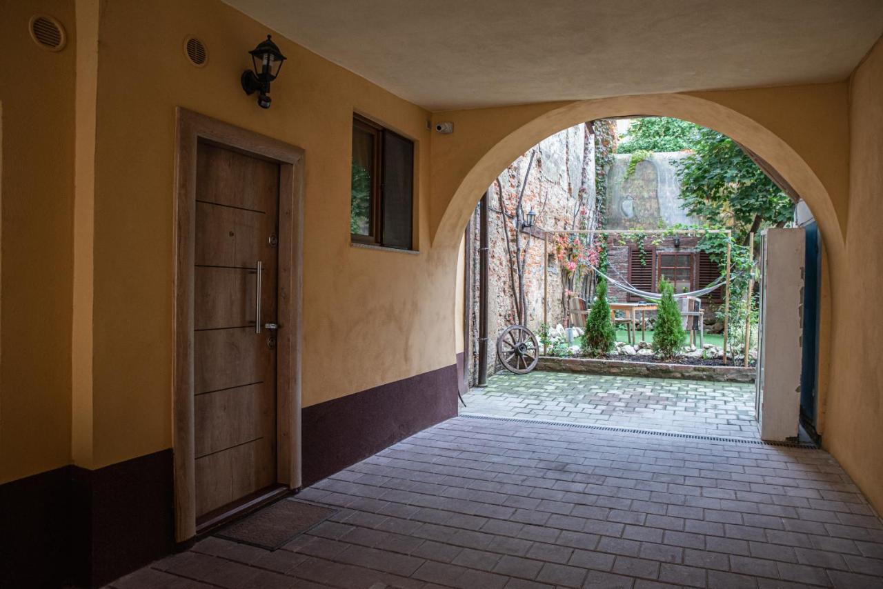 Luky13 Apartment Brasov Luaran gambar